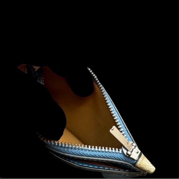 EUC Unisex Zip Card Case In Signature Canvas - Picture 3 of 4